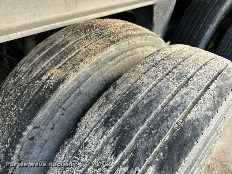 image for item NM9209 1998 East end dump trailer