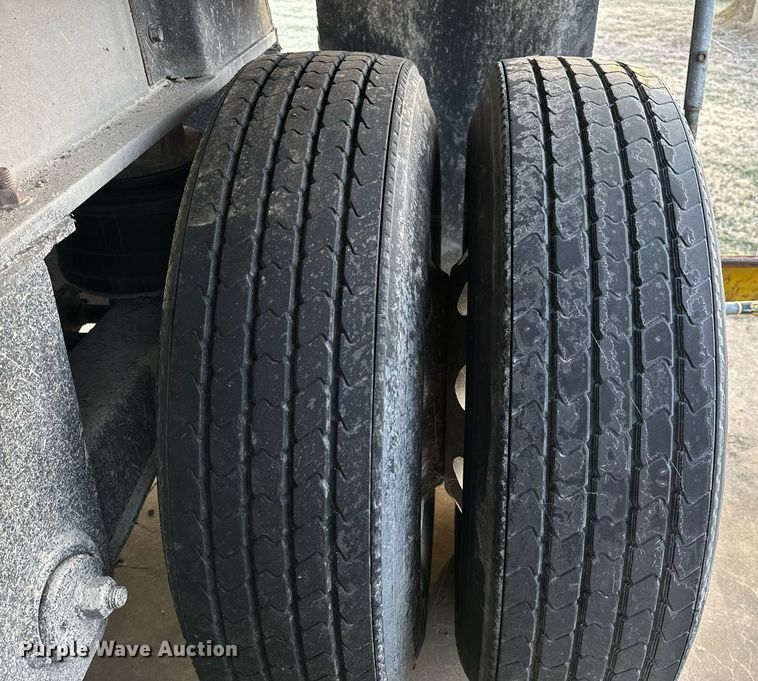 image for item NM9209 1998 East end dump trailer