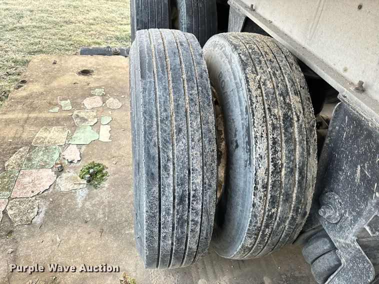 image for item NM9209 1998 East end dump trailer