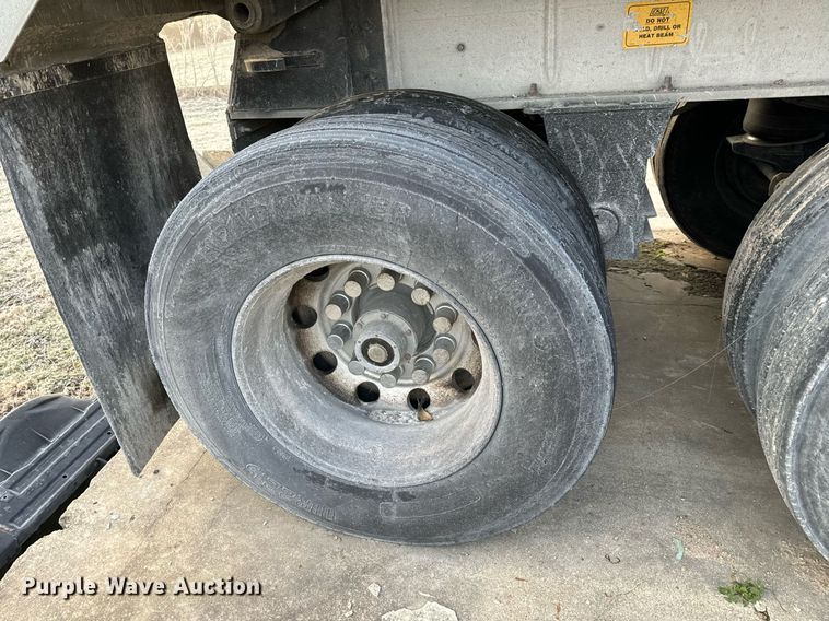 image for item NM9209 1998 East end dump trailer