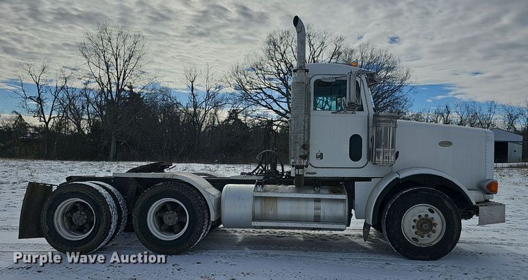 image for item NP9308 1997 Peterbilt 357 semi truck