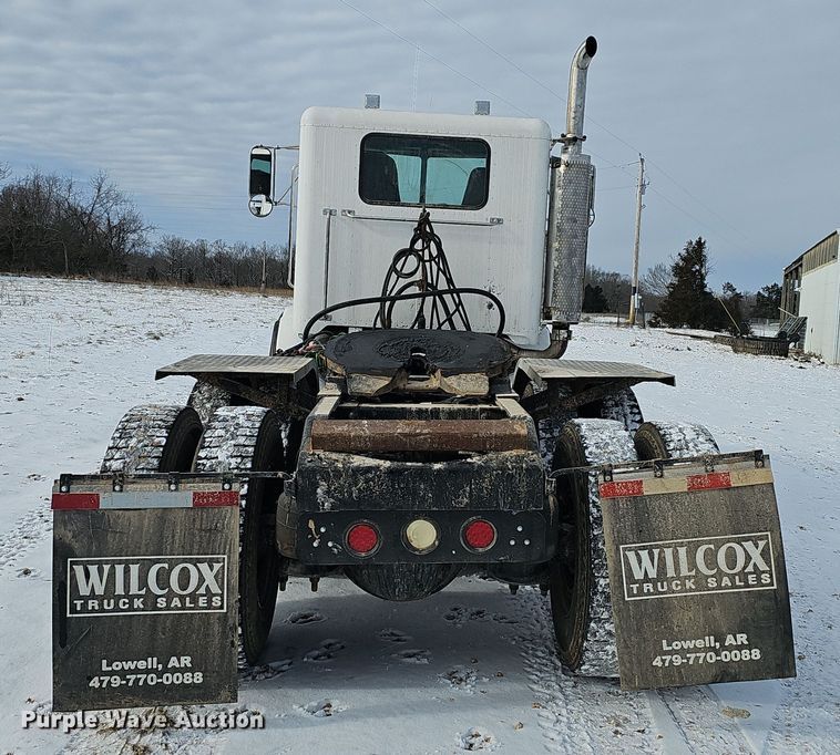 image for item NP9308 1997 Peterbilt 357 semi truck