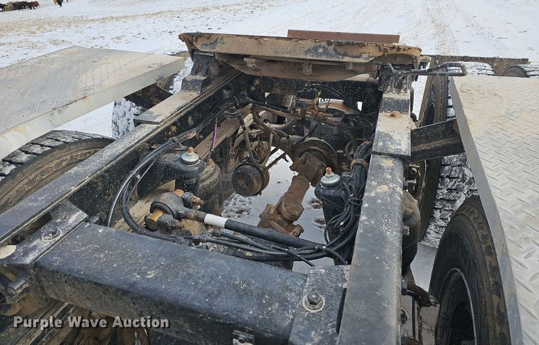 image for item NP9308 1997 Peterbilt 357 semi truck