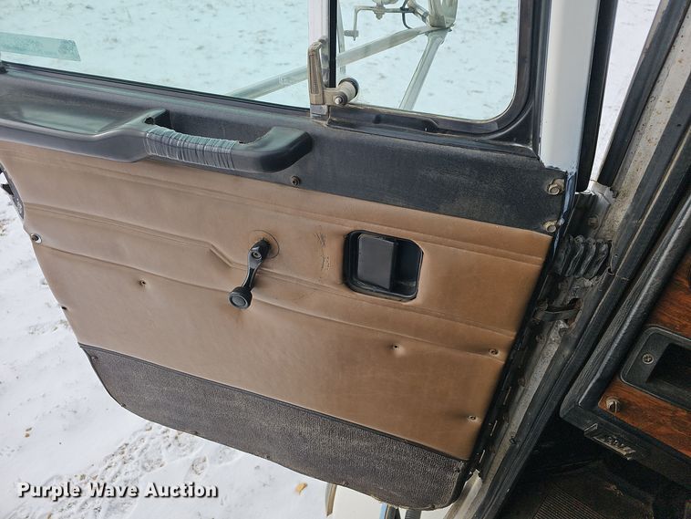 image for item NP9308 1997 Peterbilt 357 semi truck