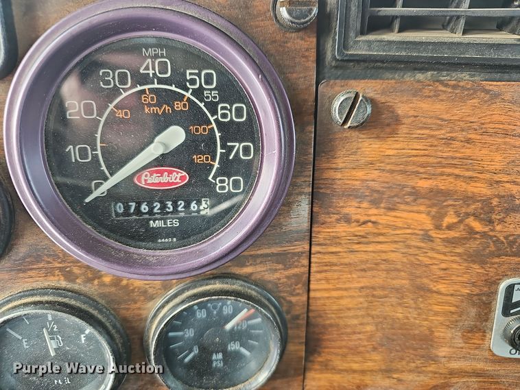 image for item NP9308 1997 Peterbilt 357 semi truck