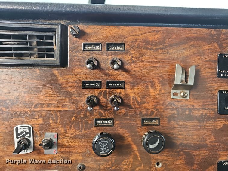 image for item NP9308 1997 Peterbilt 357 semi truck