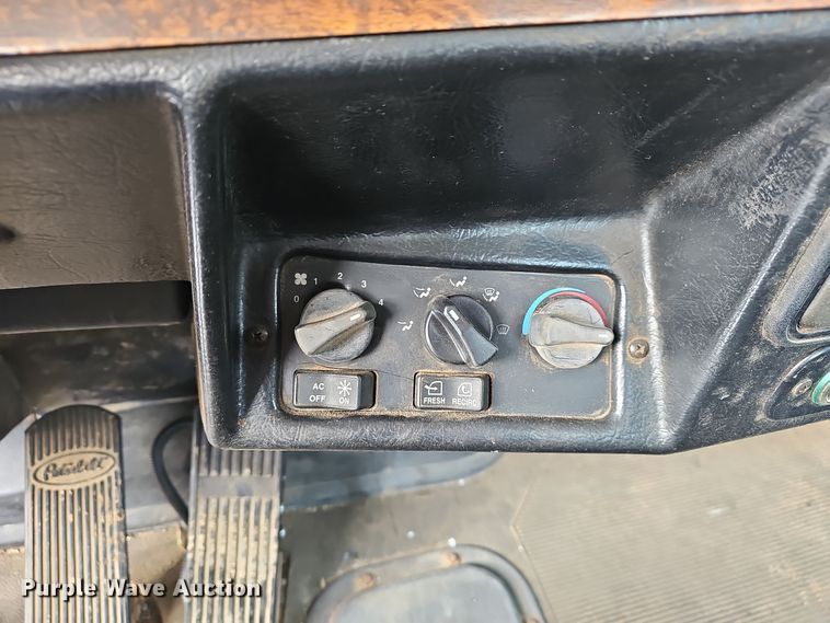 image for item NP9308 1997 Peterbilt 357 semi truck