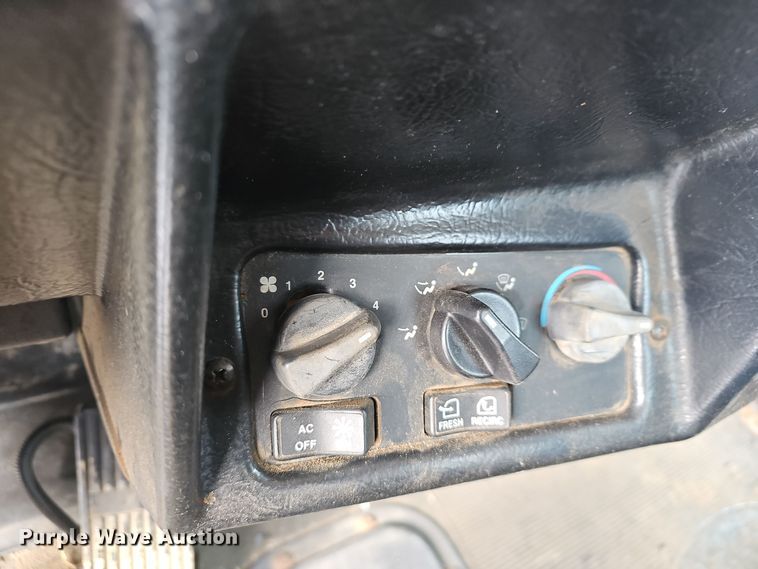 image for item NP9308 1997 Peterbilt 357 semi truck