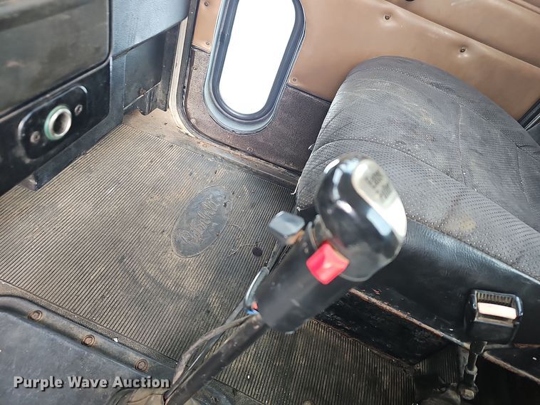 image for item NP9308 1997 Peterbilt 357 semi truck