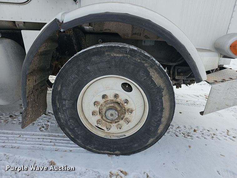 image for item NP9308 1997 Peterbilt 357 semi truck