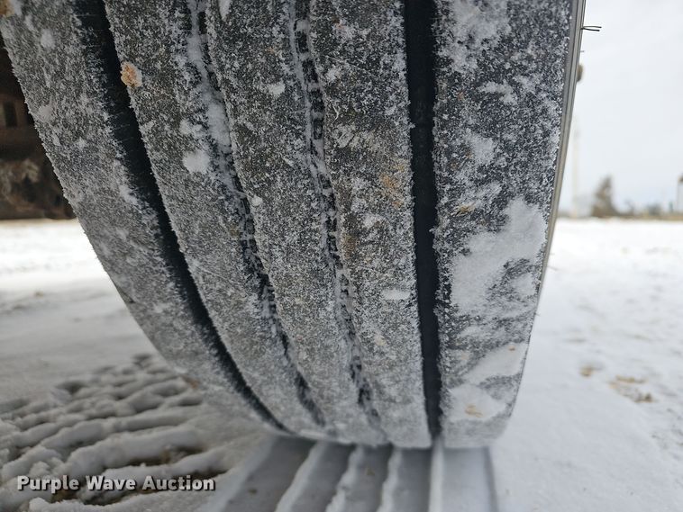 image for item NP9308 1997 Peterbilt 357 semi truck