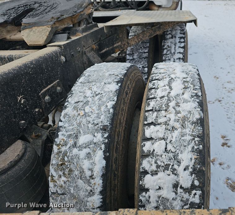 image for item NP9308 1997 Peterbilt 357 semi truck