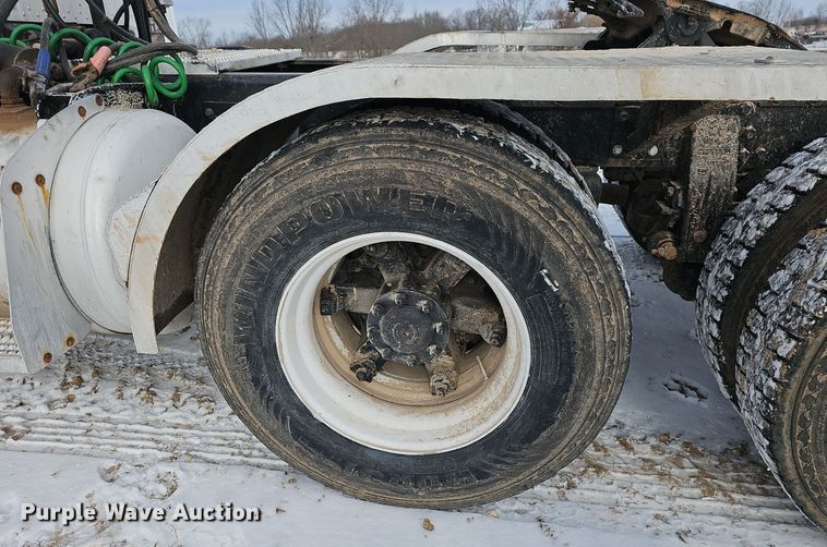 image for item NP9308 1997 Peterbilt 357 semi truck