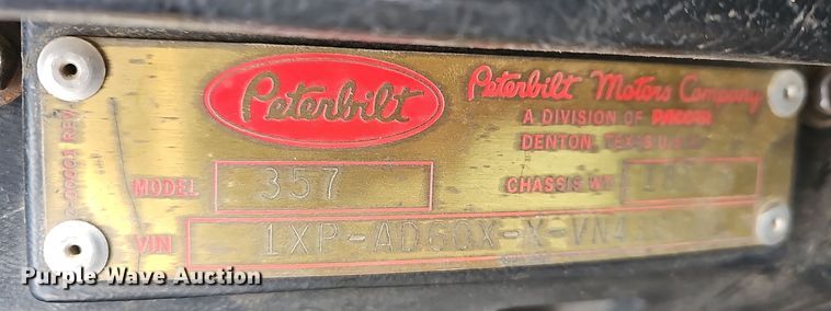 image for item NP9308 1997 Peterbilt 357 semi truck