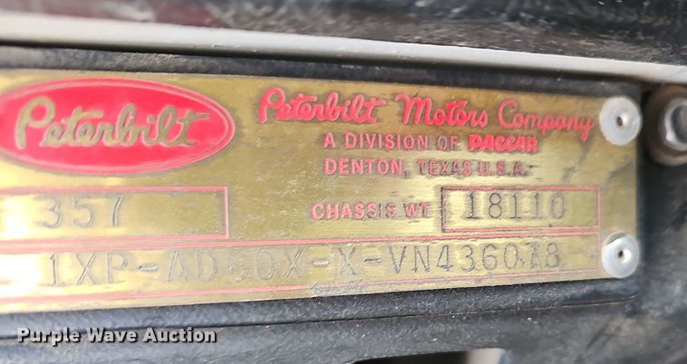 image for item NP9308 1997 Peterbilt 357 semi truck