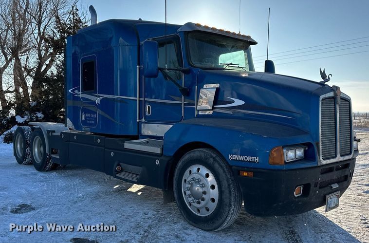 image for item NS9175 2005 Kenworth T600 semi truck