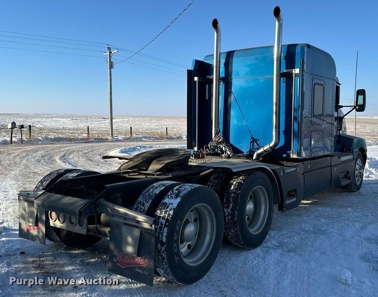 image for item NS9175 2005 Kenworth T600 semi truck