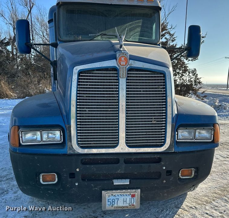image for item NS9175 2005 Kenworth T600 semi truck