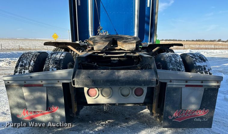 image for item NS9175 2005 Kenworth T600 semi truck