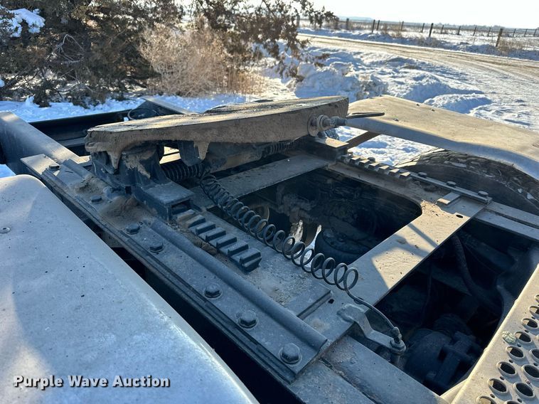 image for item NS9175 2005 Kenworth T600 semi truck