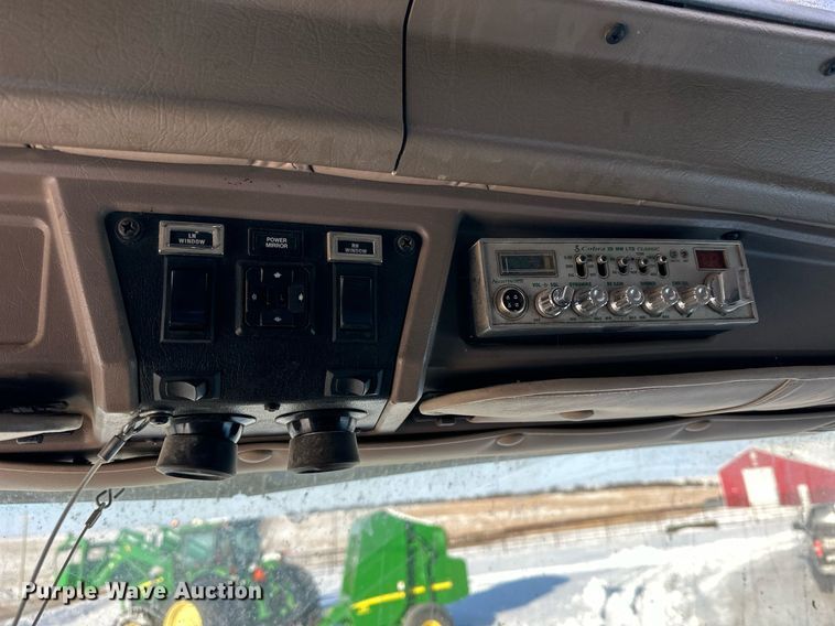 image for item NS9175 2005 Kenworth T600 semi truck