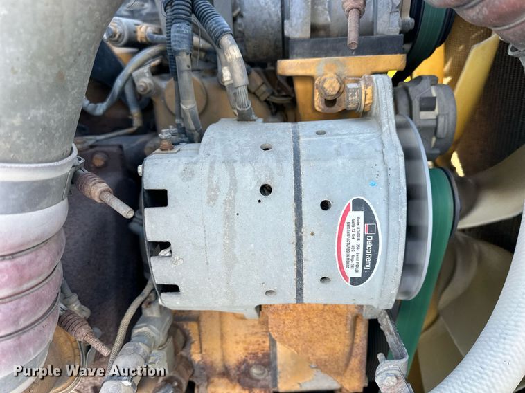 image for item NS9175 2005 Kenworth T600 semi truck