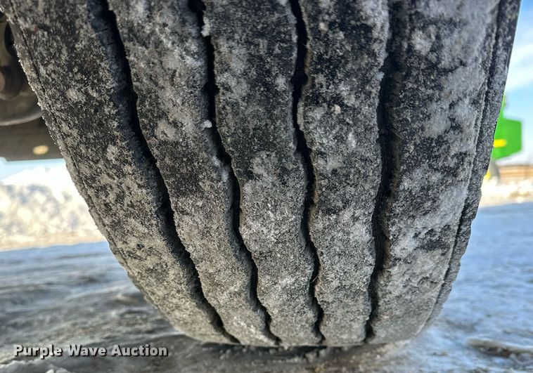 image for item NS9175 2005 Kenworth T600 semi truck