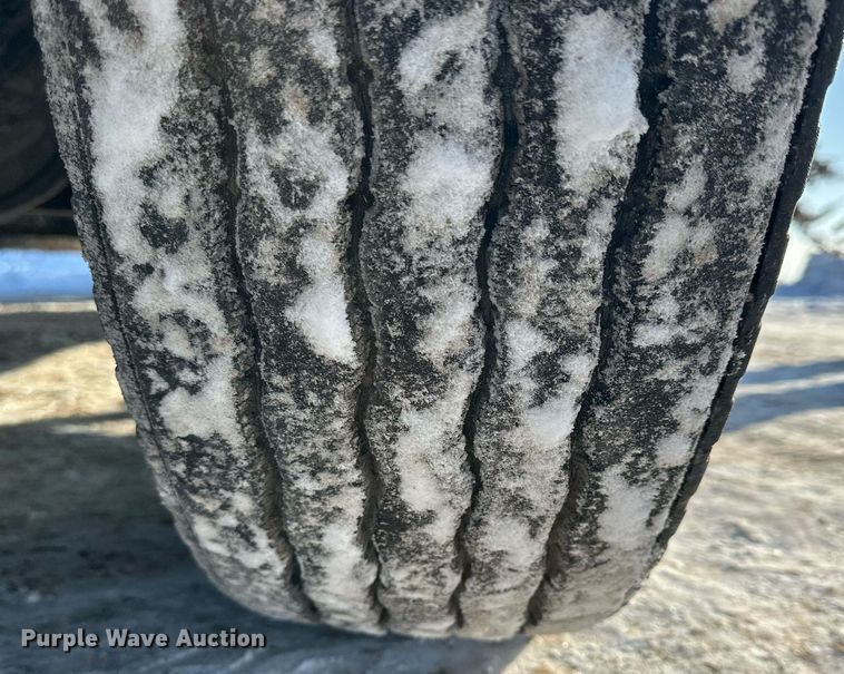 image for item NS9175 2005 Kenworth T600 semi truck