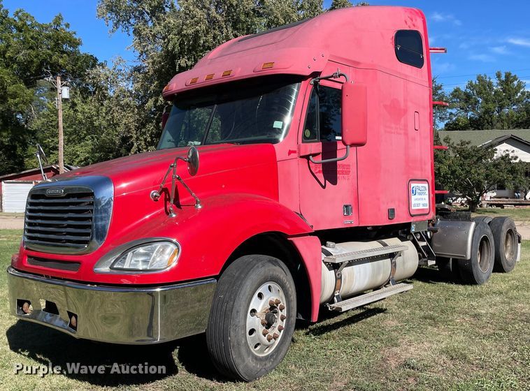 image for item NX9772 2006 Freightliner Columbia semi truck