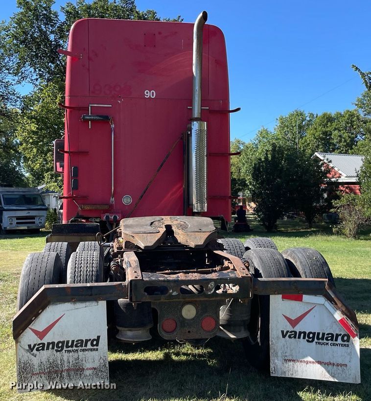 image for item NX9772 2006 Freightliner Columbia semi truck