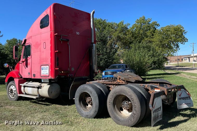 image for item NX9772 2006 Freightliner Columbia semi truck