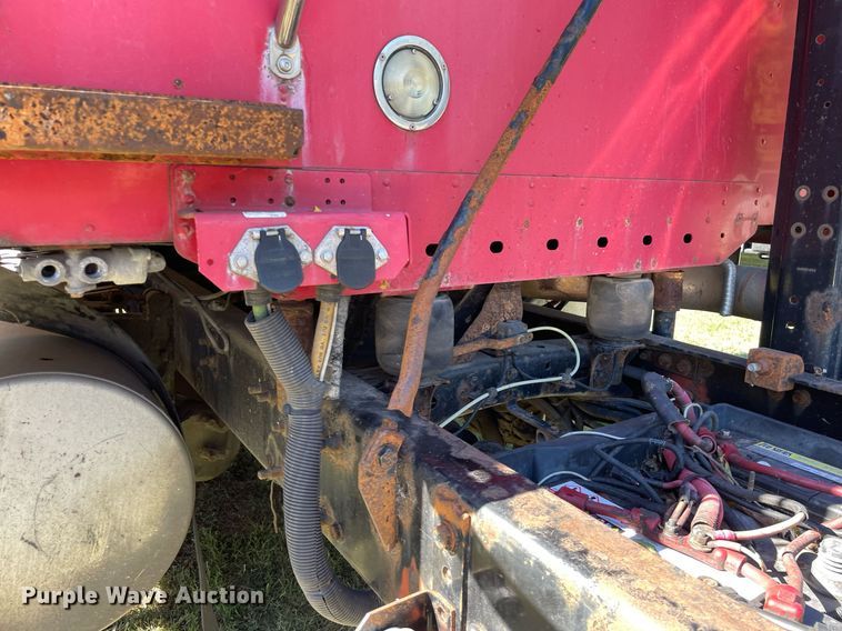 image for item NX9772 2006 Freightliner Columbia semi truck