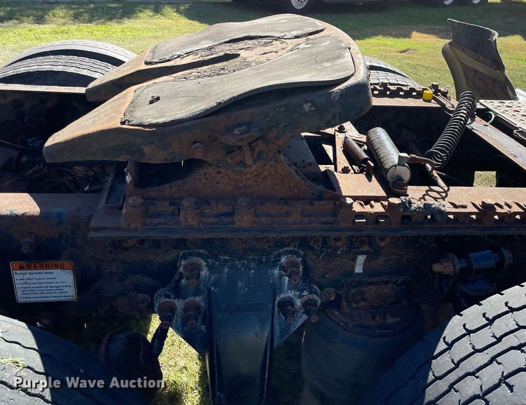 image for item NX9772 2006 Freightliner Columbia semi truck