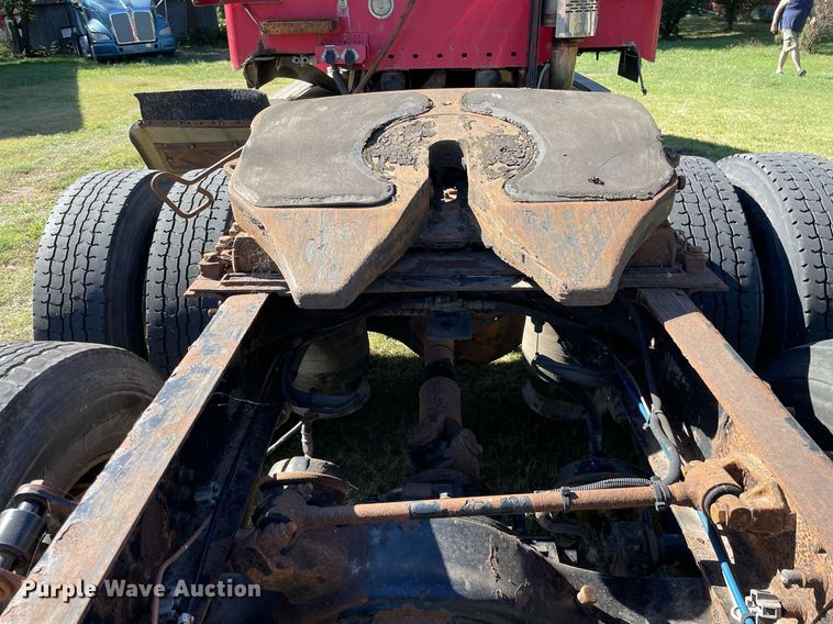 image for item NX9772 2006 Freightliner Columbia semi truck