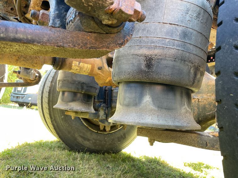 image for item NX9772 2006 Freightliner Columbia semi truck