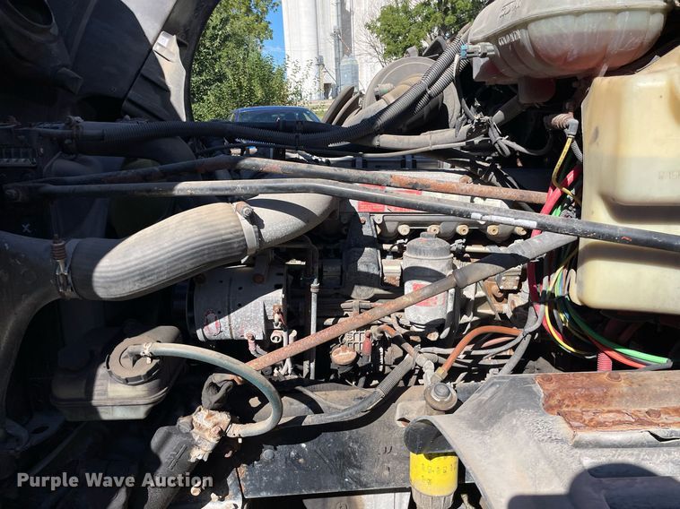 image for item NX9772 2006 Freightliner Columbia semi truck