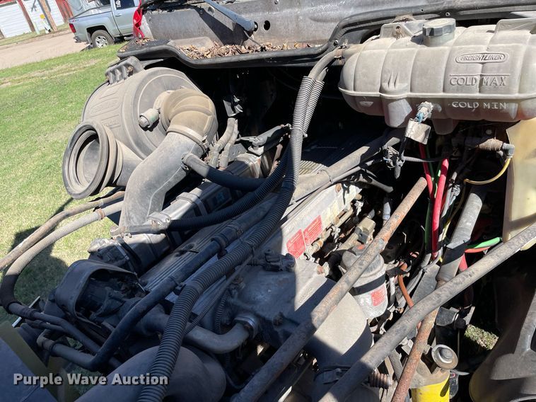 image for item NX9772 2006 Freightliner Columbia semi truck