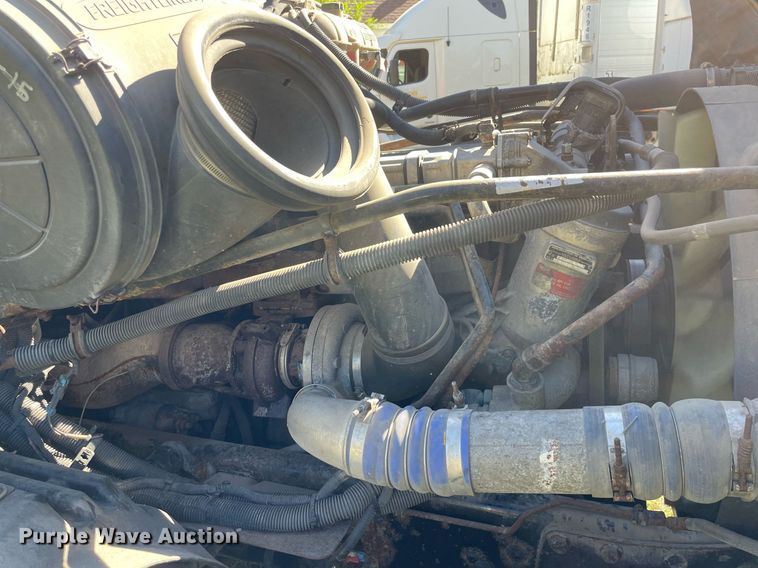 image for item NX9772 2006 Freightliner Columbia semi truck