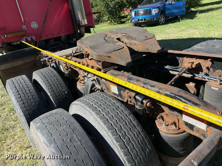 image for item NX9772 2006 Freightliner Columbia semi truck