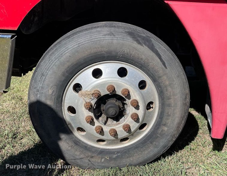 image for item NX9772 2006 Freightliner Columbia semi truck