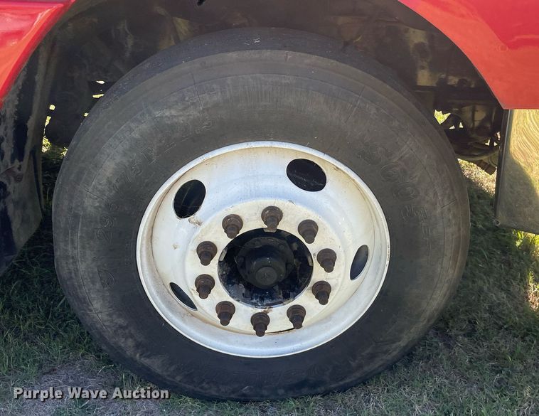 image for item NX9772 2006 Freightliner Columbia semi truck