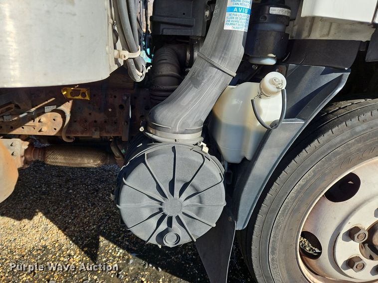 image for item NZ9129 2017 Izuzu NPR  refrigerated truck