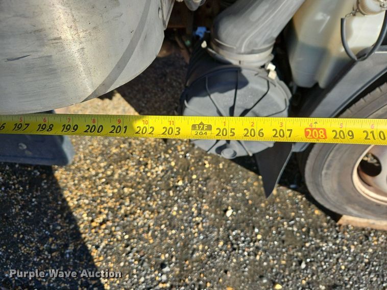 image for item NZ9129 2017 Izuzu NPR  refrigerated truck