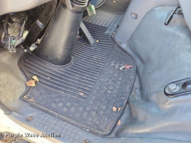 image for item NZ9129 2017 Izuzu NPR  refrigerated truck