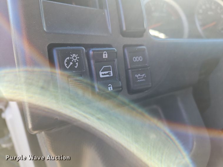 image for item NZ9129 2017 Izuzu NPR  refrigerated truck