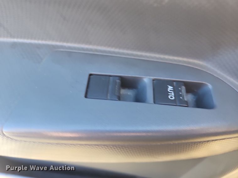 image for item NZ9129 2017 Izuzu NPR  refrigerated truck