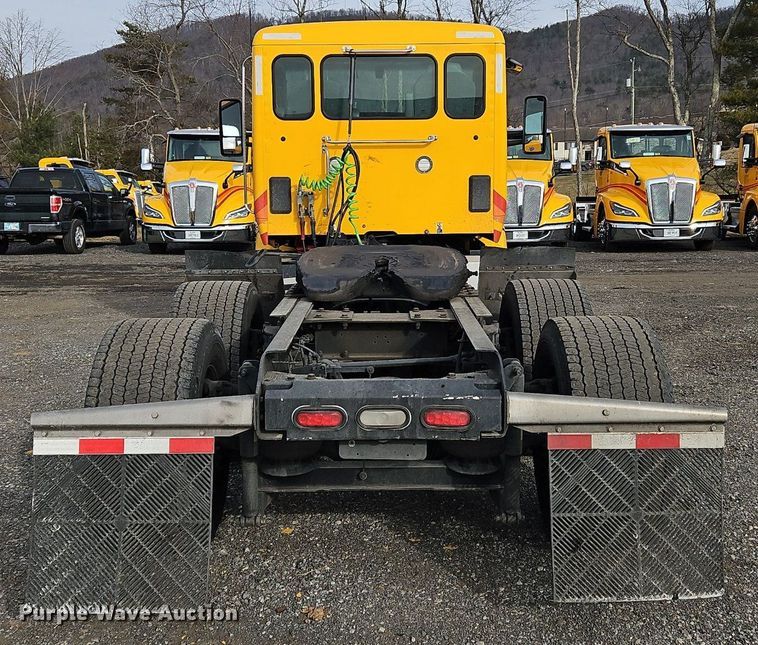 image for item NZ9131 2019 Kenworth  T680 semi truck