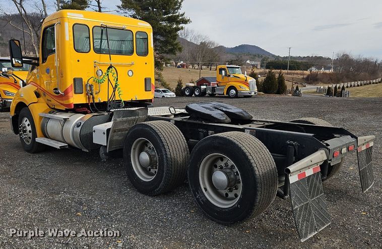 image for item NZ9131 2019 Kenworth  T680 semi truck