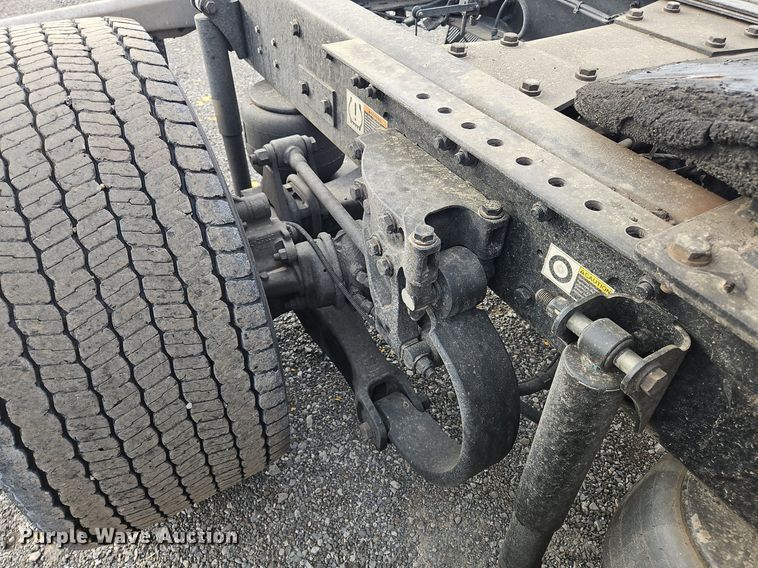 image for item NZ9131 2019 Kenworth  T680 semi truck