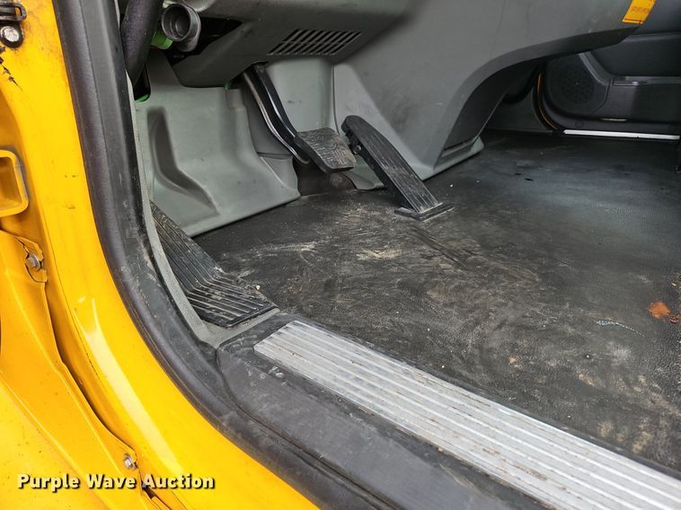 image for item NZ9131 2019 Kenworth  T680 semi truck